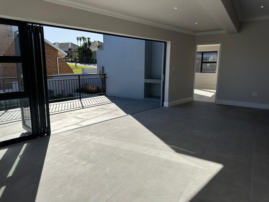 5 Bedroom Property for Sale in Stilbaai Wes Western Cape